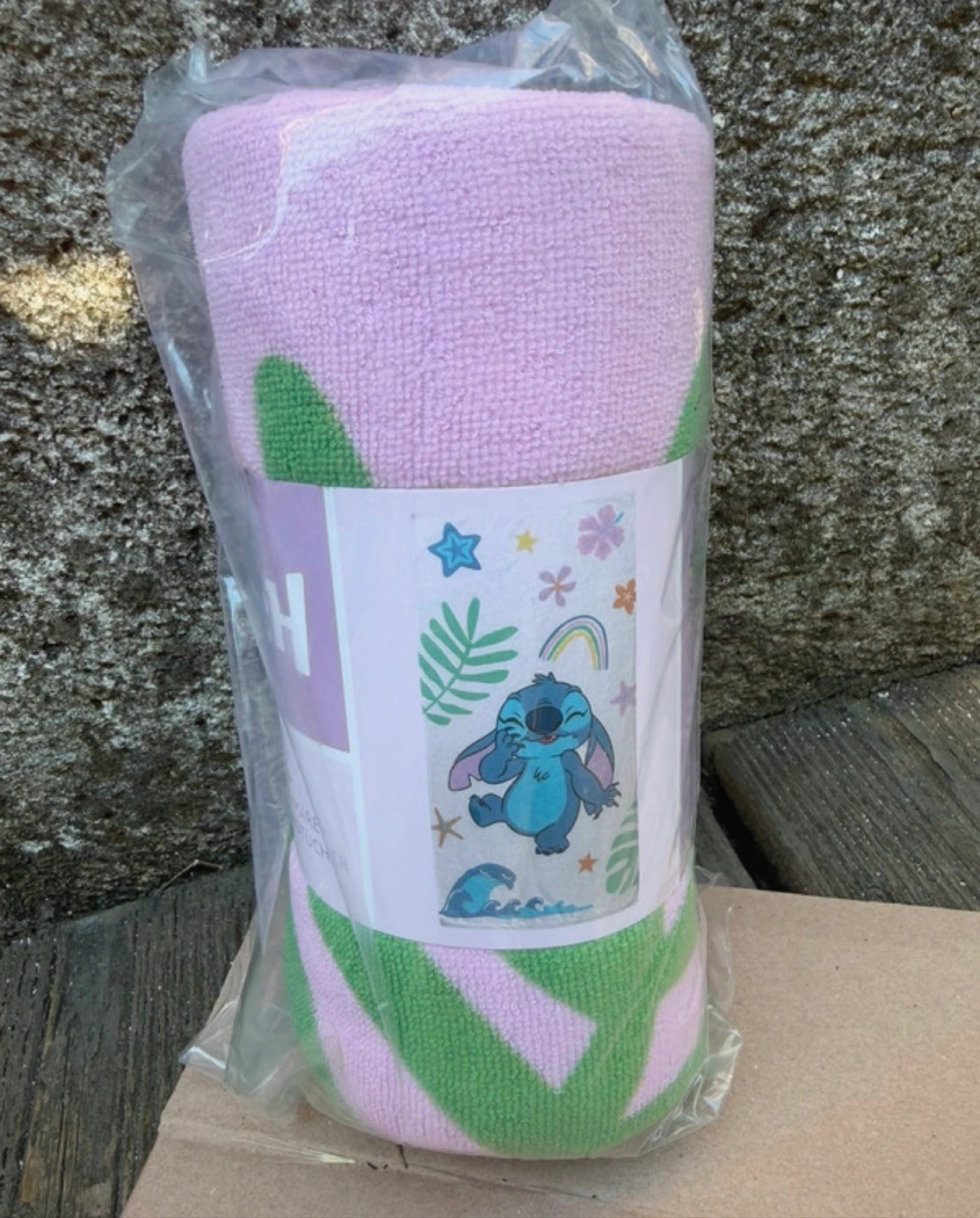 Serviette de plage stitch rose 
